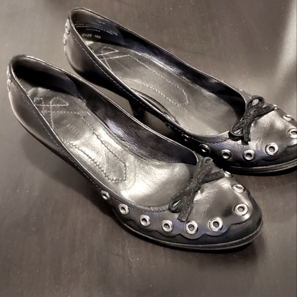 NINE WEST Black Low 1.5" Heel US 7.5 M - Picture 1 of 5